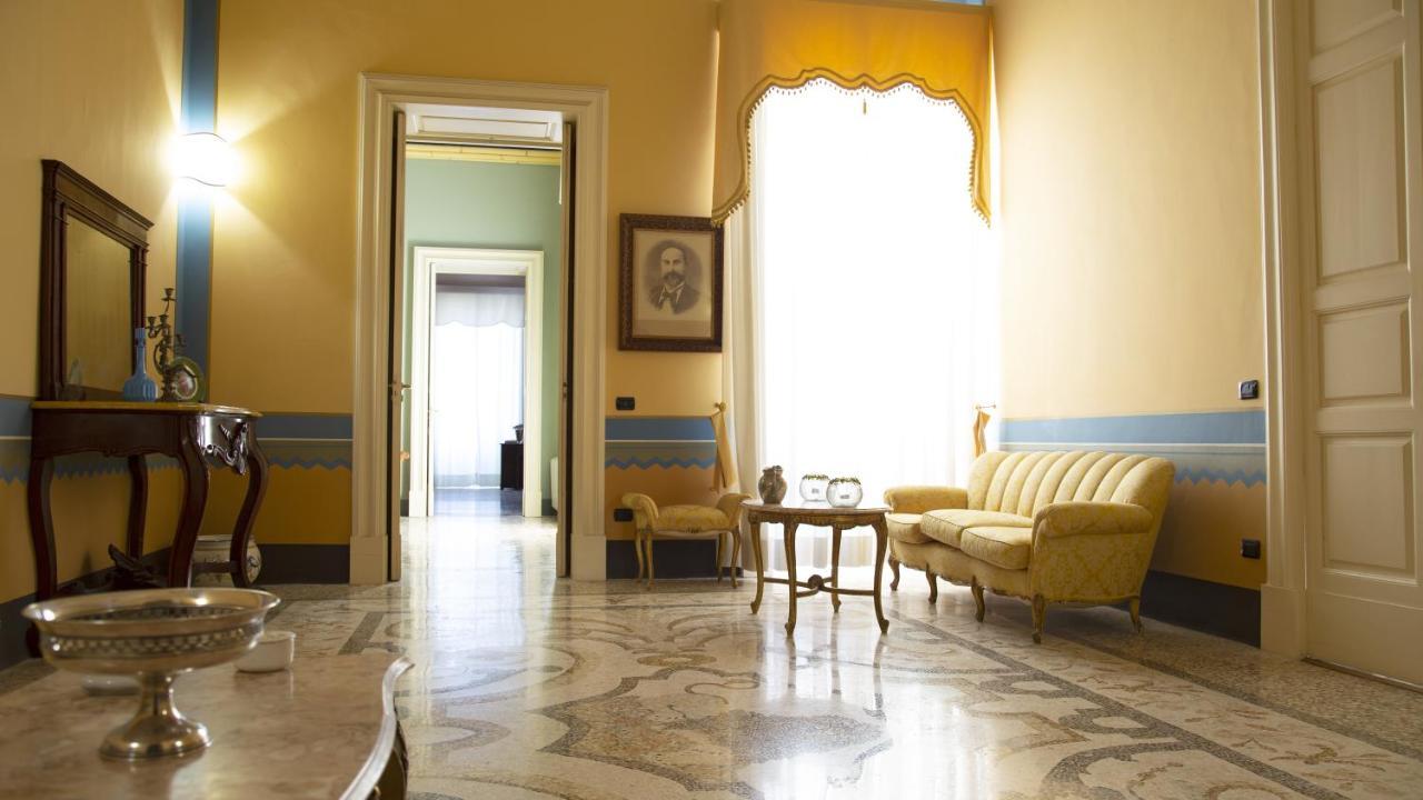 Bed and Breakfast Palazzo Francesco Grassi Aradeo Exterior foto