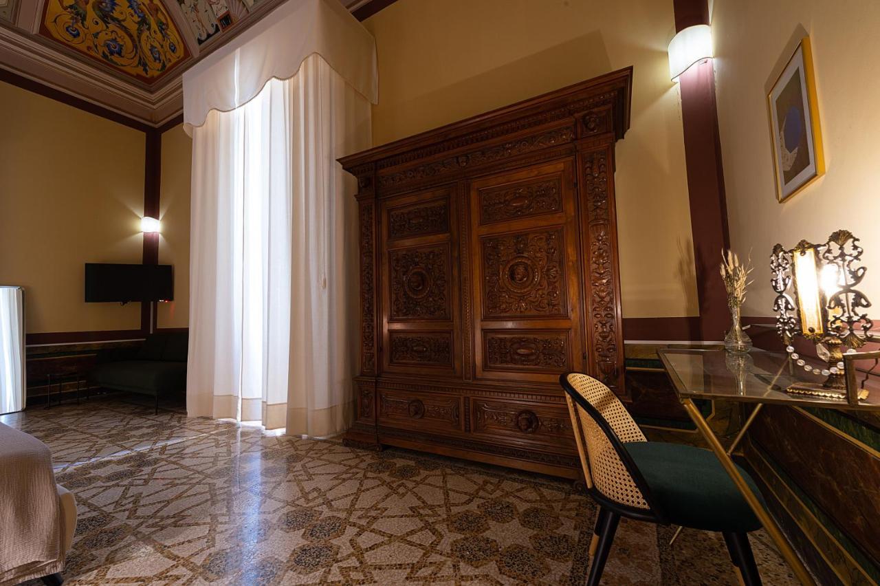 Bed and Breakfast Palazzo Francesco Grassi Aradeo Exterior foto